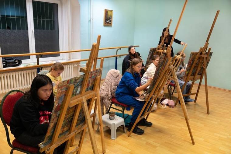 Kunstgruppe im Unterricht